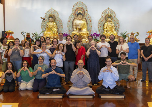 Meditação no Templo Tzong Kwan